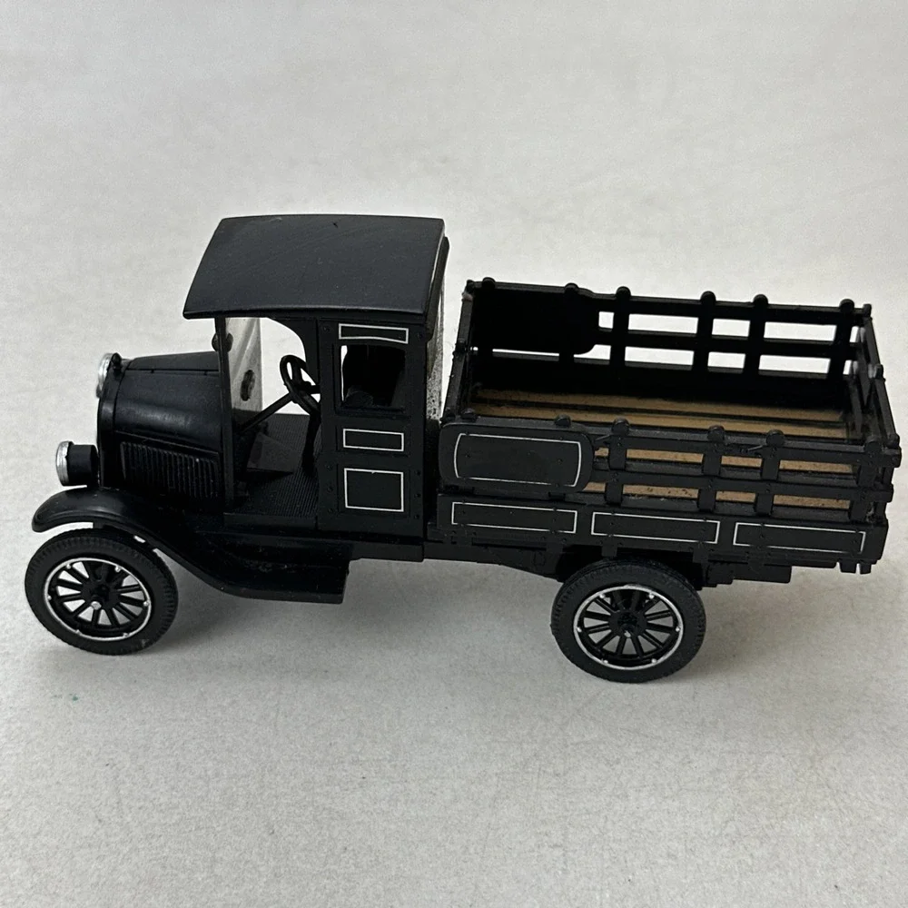 Chevrolet 1923 Series D 1 Ton Truck Stake Bed Diecast Model Vehicle Black 1:32